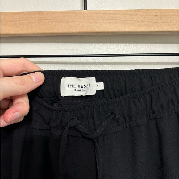 The Reset R Label The Modern Jogger in Black - Size S - Picture 4 of 8